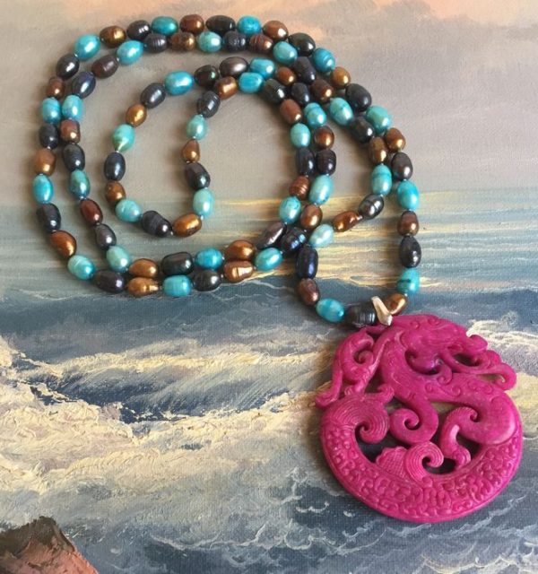Necklace of Light and Dark Freshwater Cultured Pearls. Buddhist Agate Amulet with Dragons - Image 5