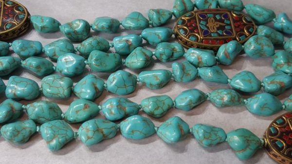 3 Buddhist protection amulets & long necklace - howlite - Image 3