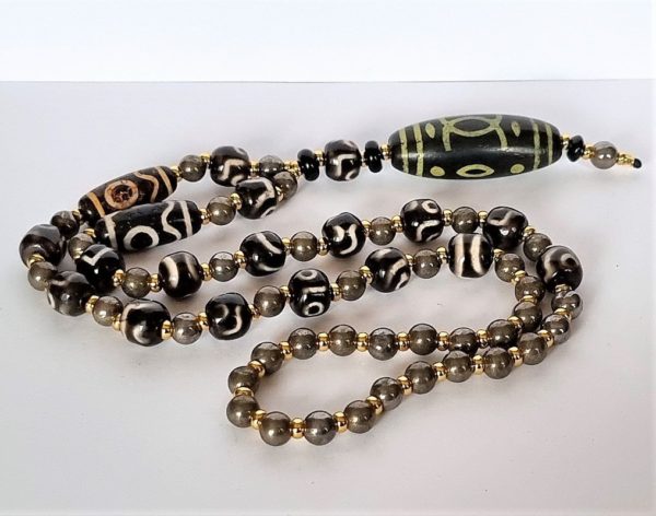 Mâlâ necklace - Buddhist - Crafted - dZi - Eye of wisdom, Sky and Earth, 3 and 2 Eyes - Mystical Energy - Stone of Shadow and Ignorance - Black Agate and Pyrite - 155.38g