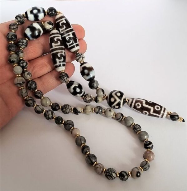 Mâlâ Necklace - Buddhist - Crafted - Padmasambhava, Tiger Teeth with 8 Eyes, 3 and 9 Eyes - Protection of Buddhas - Fortune, Happiness and Prosperity - Agate & Jasper Picasso - 137.39 g
