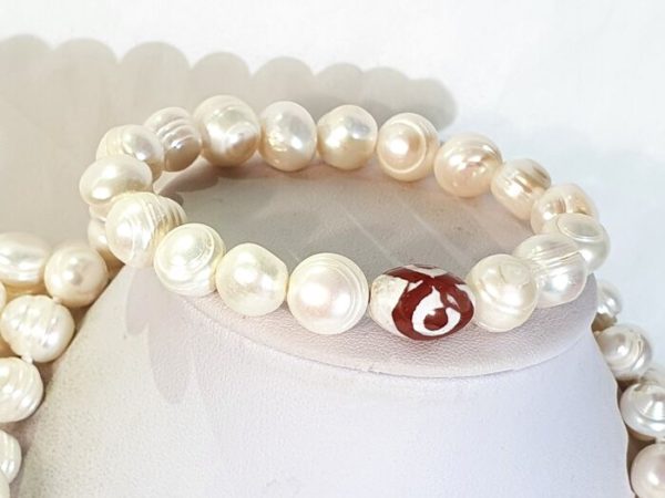 Buddhist protection amulets -  pearl necklace & bracelet - AAAA - Om - metal, enamels - 5 Three Eyes Tibetan agate dzi - Image 2