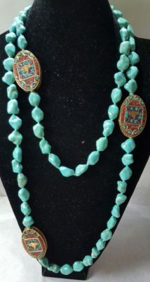 3 Buddhist protection amulets & long necklace - howlite