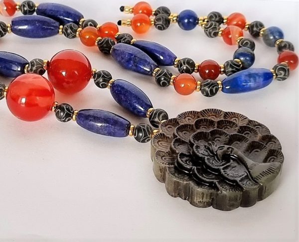 Buddhist necklace - Natural pearls - Crafted - Amulet - Fabulous bird - Phoenix (fenghuang) - Grace, virtue and immortality - Serpentine, lapis lazuli, carnelian and agate - 171.26 g - Image 8