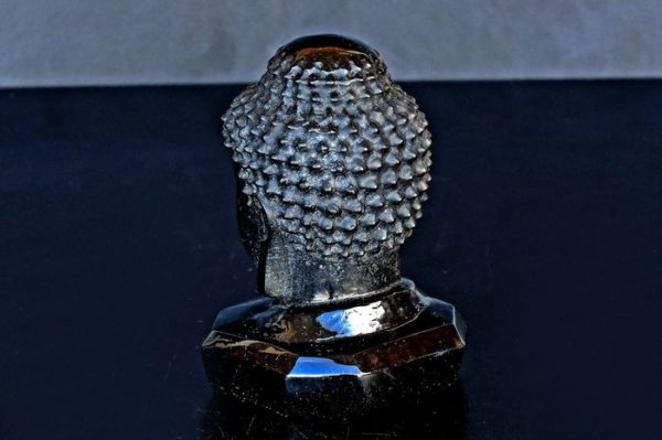 Fine detail Obsidian Buddha huvud with Gold shades- 9.6×6.3×6.1 cm - 411 g - Image 2