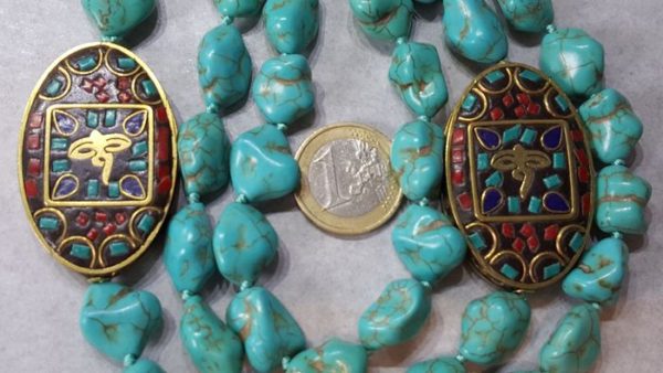 3 Buddhist protection amulets & long necklace - howlite - Image 6