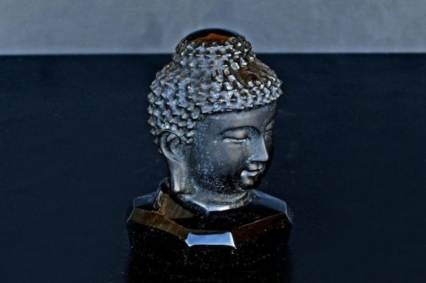 Fine detail Obsidian Buddha huvud with Gold shades- 9.6×6.3×6.1 cm - 411 g