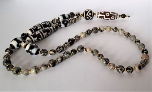 Mâlâ Necklace - Buddhist - Crafted - Padmasambhava, Tiger Teeth with 8 Eyes, 3 and 9 Eyes - Protection of Buddhas - Fortune, Happiness and Prosperity - Agate & Jasper Picasso - 137.39 g - Image 3