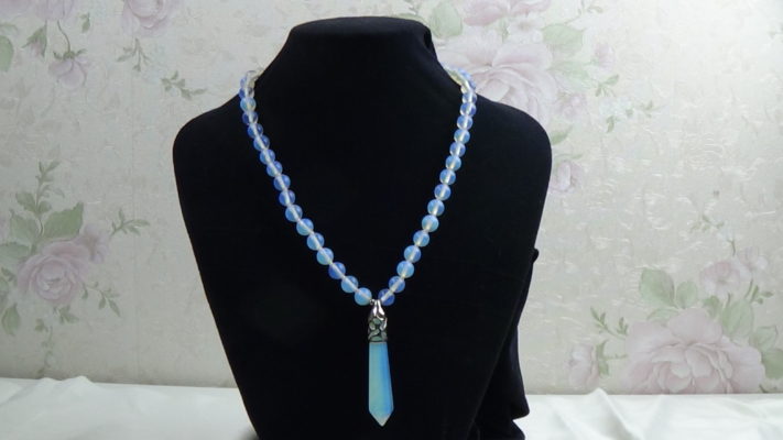 White opal malai